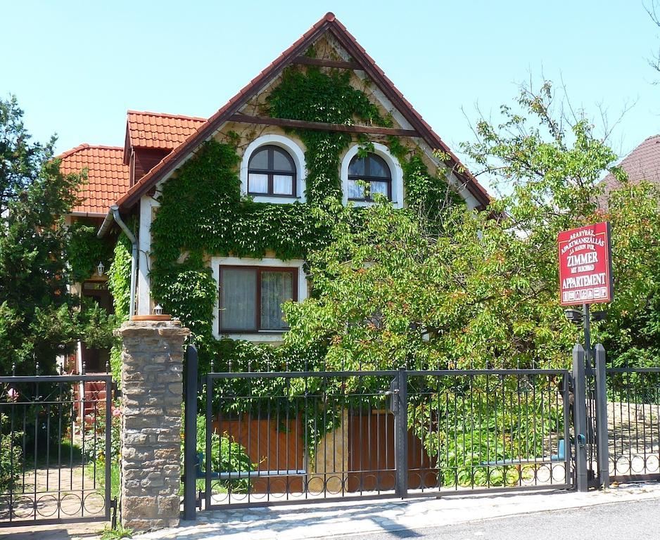 Aranyhaz Apartmanszallas 蒂豪尼 外观 照片